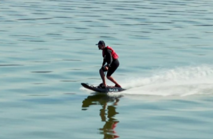 SKULD_pranchaeletrica_em acao (1).png