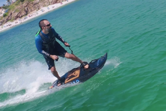 SKULD_pranchaeletrica_em acao (4).png